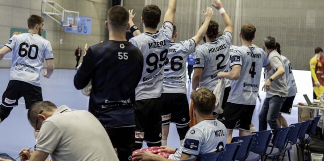 V boji o bronz si z Prahy vezeme matchball