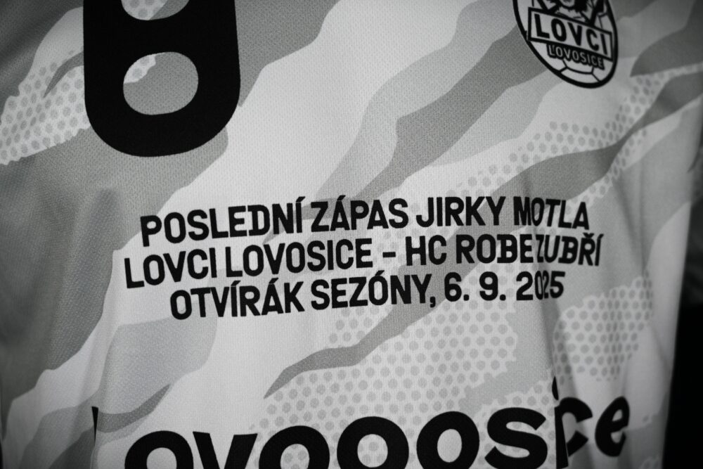 Otvírák nabízí speciální dresy na počest legendy!